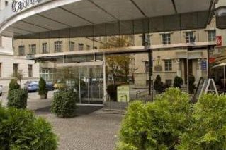 Central Hotelformer Garni Hotel