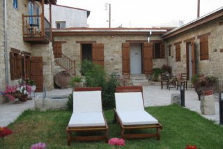 Niki's House
