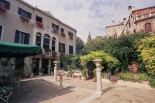 Pensione Accademia-Villa Maravege