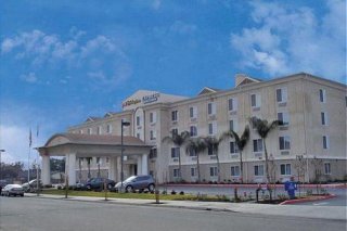 Holiday Inn Express  River Park Highway 41