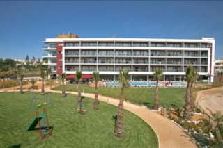 Hotel Apartamento Areias Village