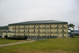 Vista Inn & Suites