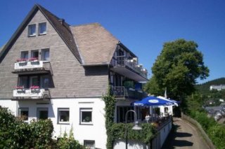 Zur Fredeburg