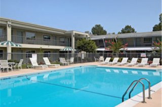 Days Inn  Colonial Area