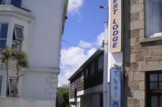 Guest Lodge