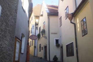 U Náměstí-At the Town Square