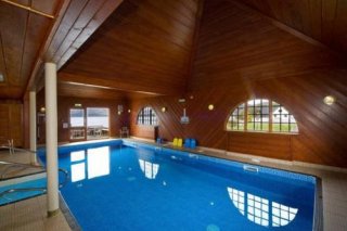 Hollytree Hotel and Swimming pool