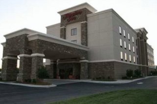 Hampton Inn  / Advance