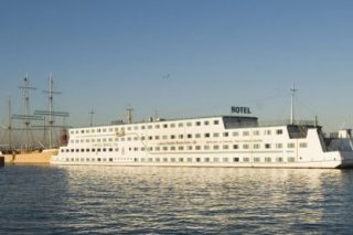Amstel Botel