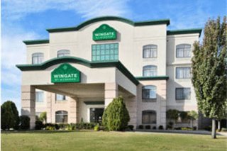 Wingate by Wyndham /Airport