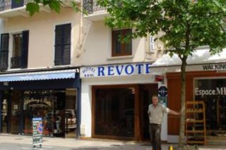 Revotel