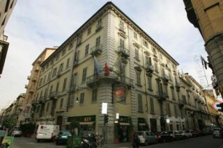 Le Petit Hotel
