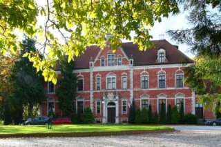Lezno Palace