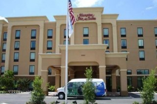 Hampton Inn & Suites -Airport