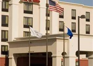 Hampton Inn & Suites