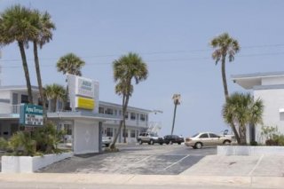 Aqua Terrace Motel