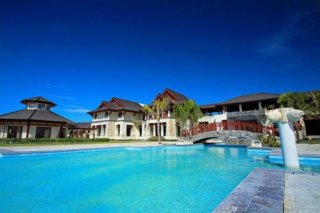 Crimson Beach Resort & Spa-Mactan IslandCebu
