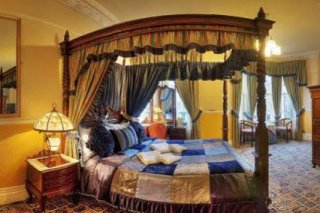 Montclare & Cumberland Hotel