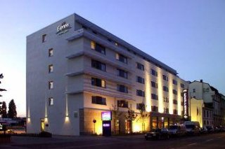 Express by Holiday Inn  Airport