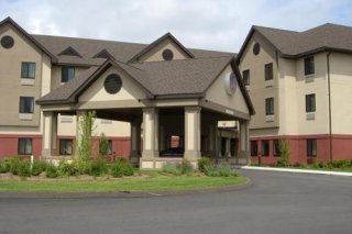 Holiday Inn Express & Suites Bradley Airport