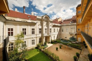 Mamaison Suite Hotel Pachtuv Palace