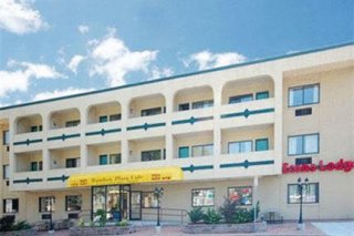 Econo Lodge at the Falls