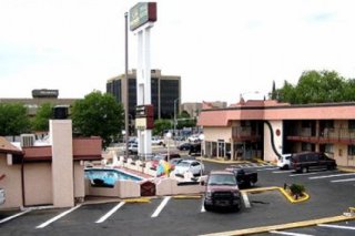 Guesthouse Inn & Suites
