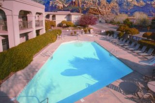 Real Inn & Suites