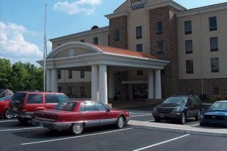Holiday Inn Express Hotel & Suites