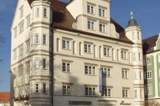 Der Fuerstenhof