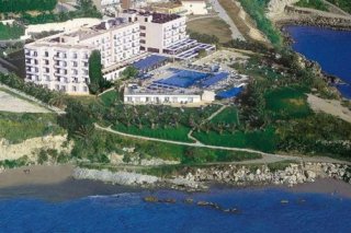 Queens Bay Hotel
