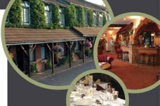 Twin Oaks Hotel