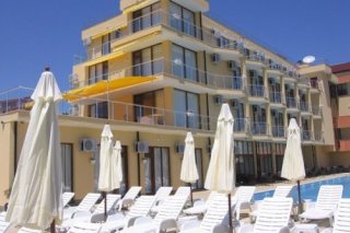 Palm Marina Apartment Complex