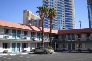 Travelsuites Inn