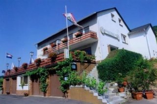 Hotel-Restaurant-Weingut Kapellenhof