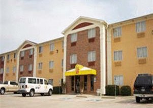 Super 8  DFW