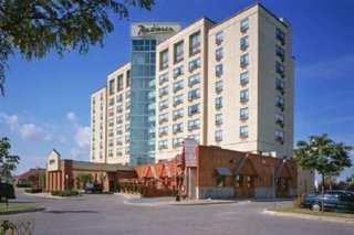 Radisson Hotel & Suites