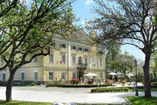 Biedermeier Schlössl Lerchenhof