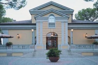 Villa Ferrari Relais