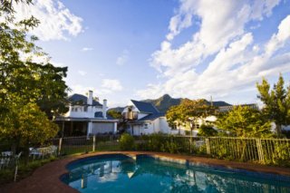 Whispering Oaks Guest House
