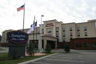 Hampton Inn & Suites -Airport