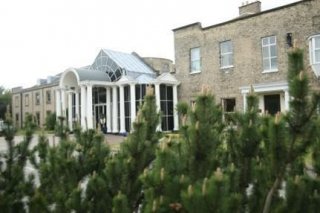 Ramada Fairfield Manor