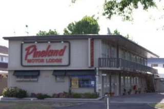 Pineland Motor Lodge