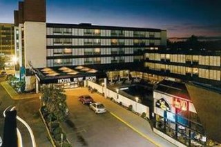 Hotel Ruby Foo's