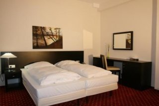Aariana Hotel