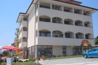 Yuzhni Noshti Hotel