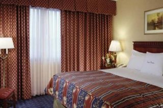 Doubletree Guest Suites Boston/