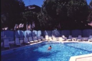 Hotel Brown