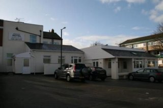 Sandown Hotel-Guest House