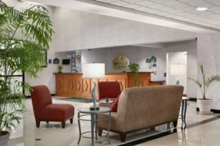 Wingate by Wyndham /Convention Center